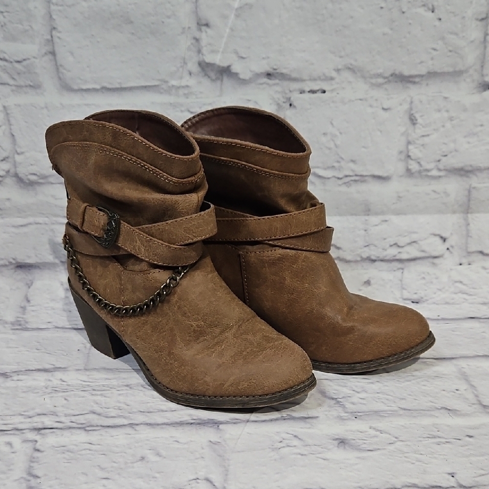 SO Brown Heeled Boots with Western Charm